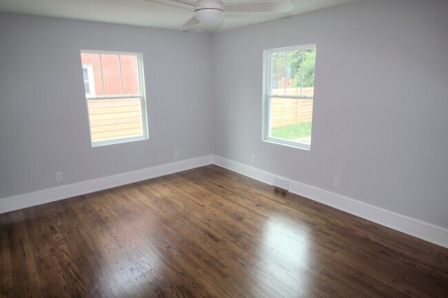 Building Photo - Beautiful 2 bedroom home in downtown Raleigh!