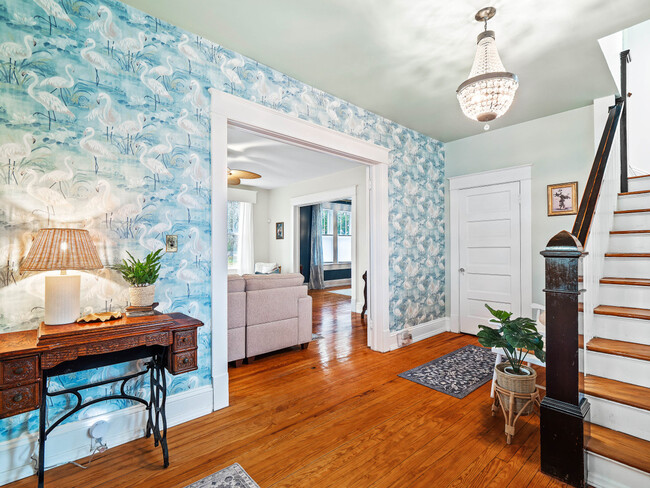 Building Photo - 2ND East Dr