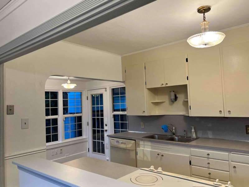 Building Photo - 400 W 17th St