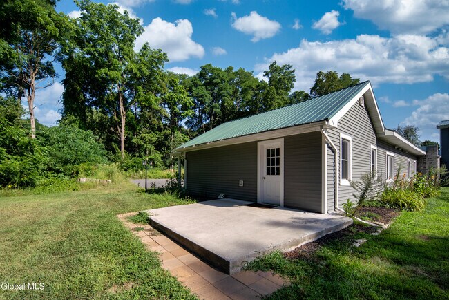 Building Photo - 489 Grooms Rd