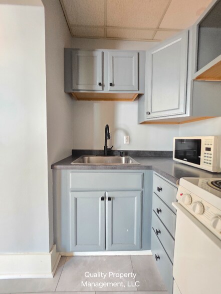 Building Photo - 128 Hammond St