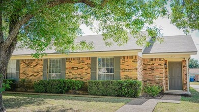 Building Photo - B 613-615 Barbara Jean