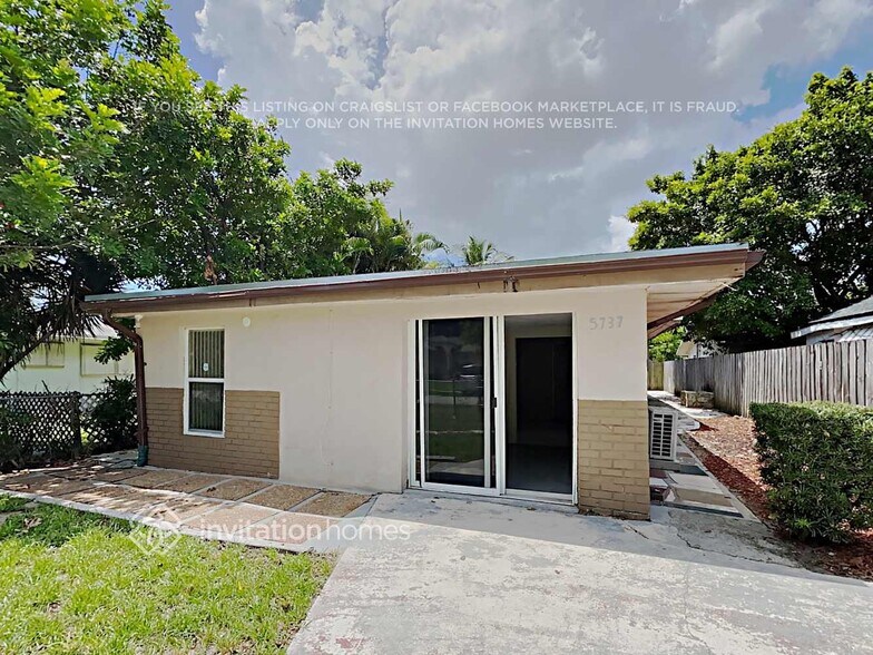 Building Photo - 5735 Hayes St
