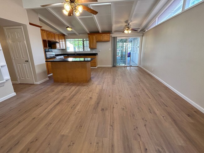 Building Photo - Charming home in prime location!