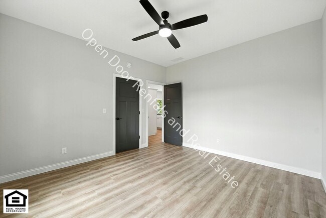 Building Photo - 1030 S Wayne St