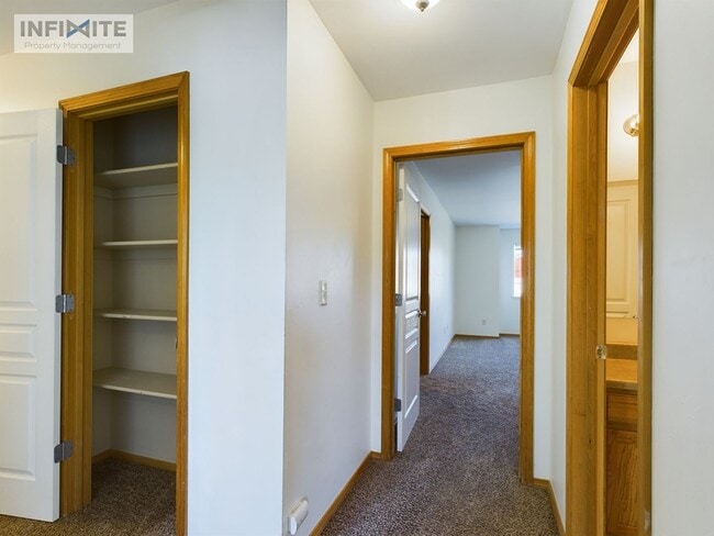 Building Photo - 3 Bedroom, 2.5 Bath Condo in Belgrade, MT!