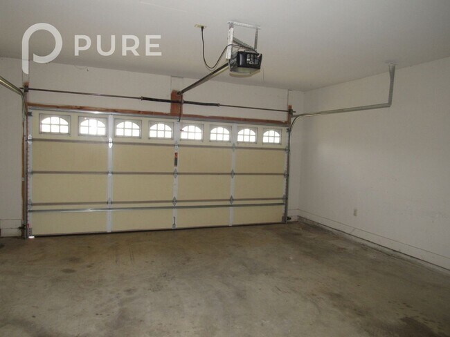 Building Photo - 2021 Hidden Forest Ln