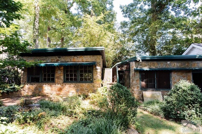 Building Photo - 285 Hampton Ct