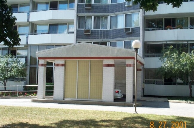 Building Photo - 1216 5th Ave