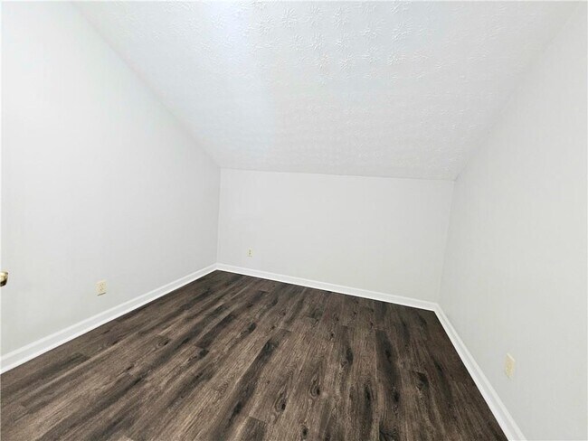 Building Photo - 2734 Highland Ridge NW