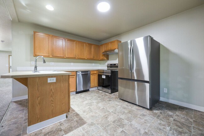 Building Photo - 4bed/2.5 Bathroom house - SE Portland