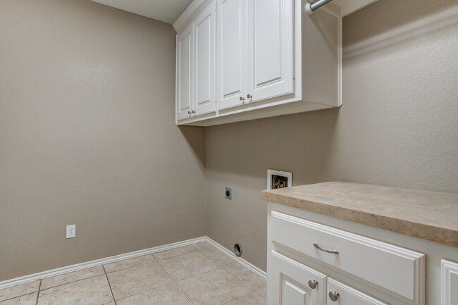 Building Photo - Gorgeous Home in Cooper District!!