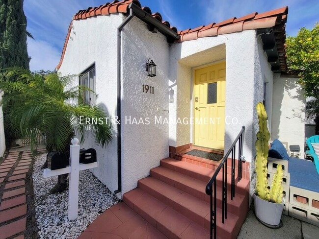 Building Photo - 1911 Cedar Ave