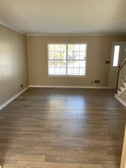 Living Room - 11700 Robindale Rd
