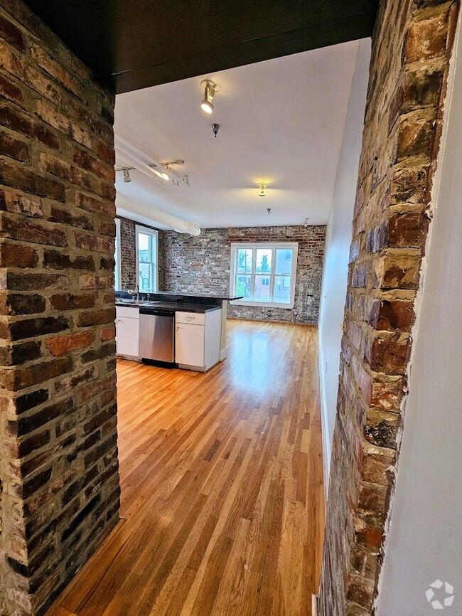Building Photo - 1417 Market St