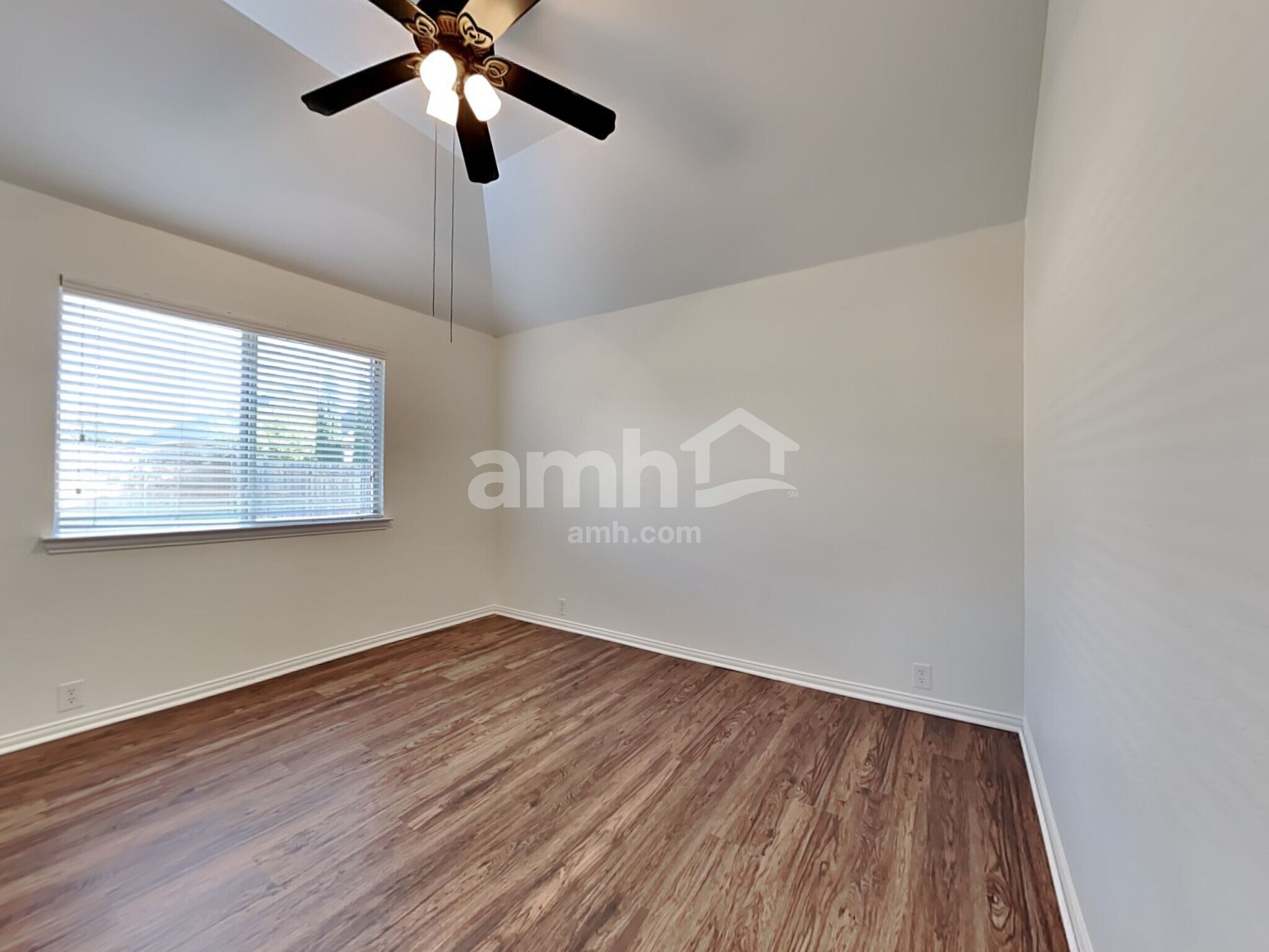 Building Photo - 625 Vickie St