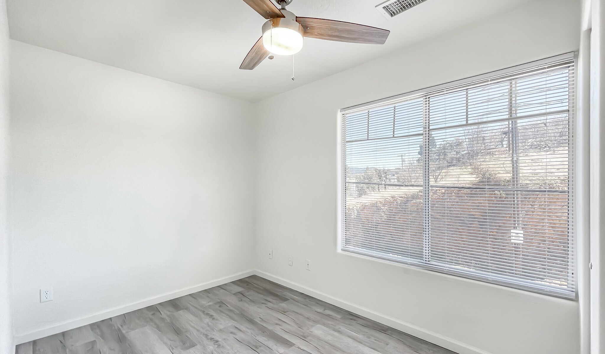 Building Photo - 701 Campbell St