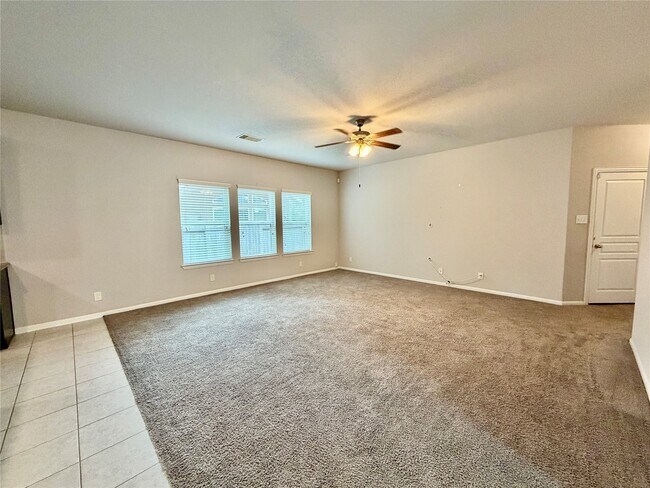 Building Photo - 18665 Legend Oaks Dr