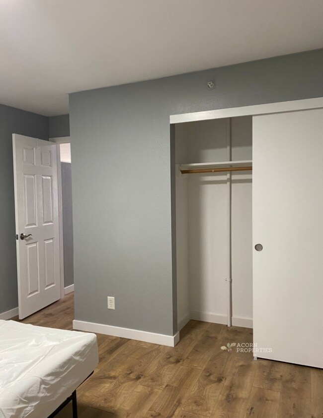 Building Photo - 1199 SE 9th Ave