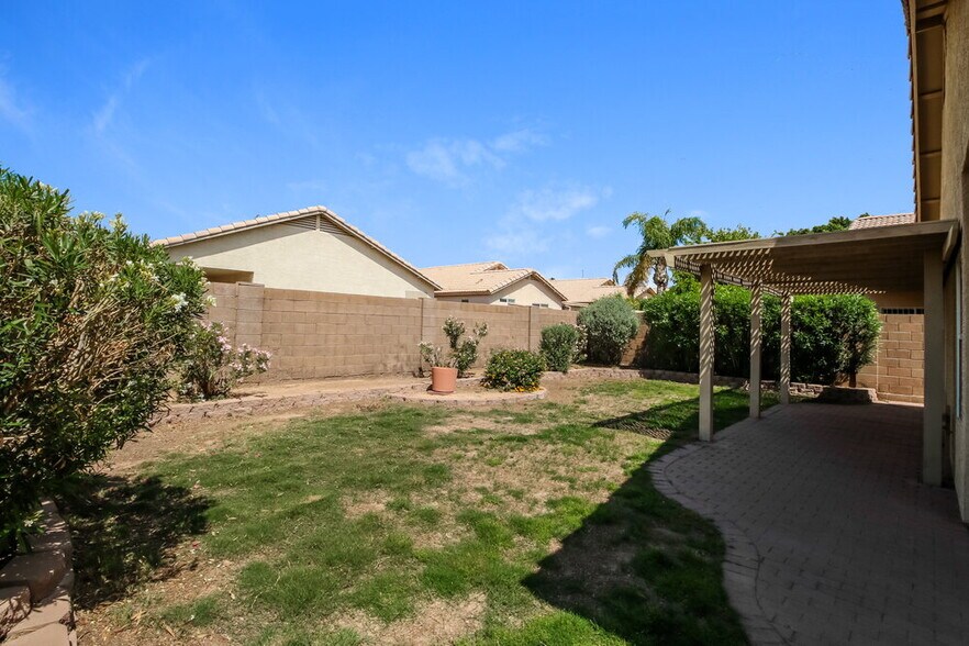 Building Photo - 6726 E Minton St