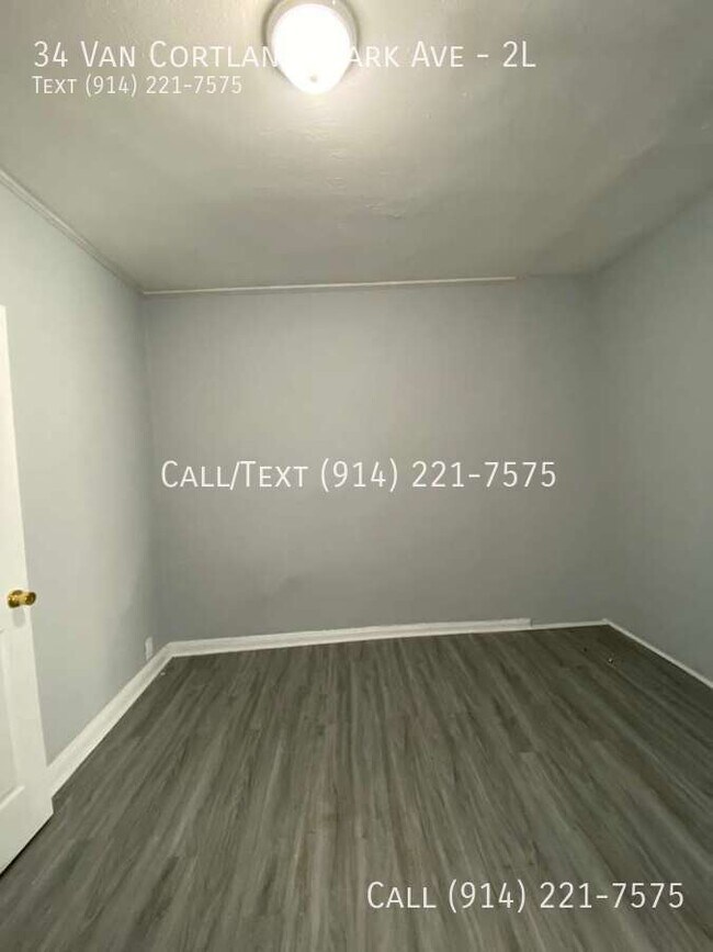 Building Photo - 34 Van Cortlandt Park Ave
