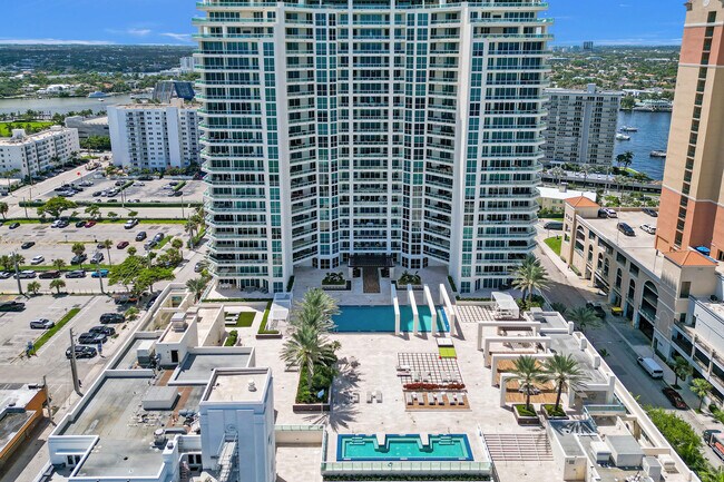 Building Photo - 101 S Fort Lauderdale Beach Blvd