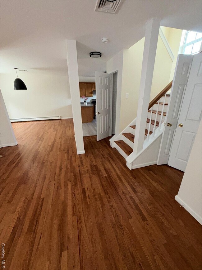 Building Photo - 219 Mary Lou Ave