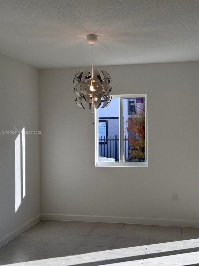 Building Photo - 5120 SW 37th St