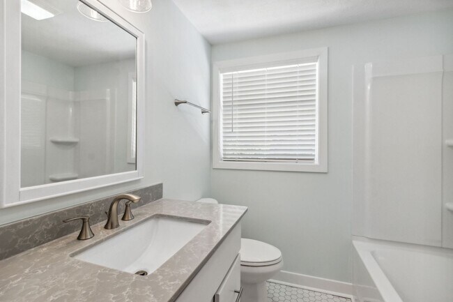 Building Photo - Small Duplex on Amelia Island