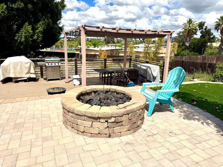 Building Photo - 7438 Orien Ave