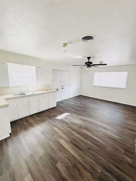 Building Photo - 207 S Nachita Dr
