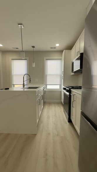 Kitchen B - 2310 W 21st St