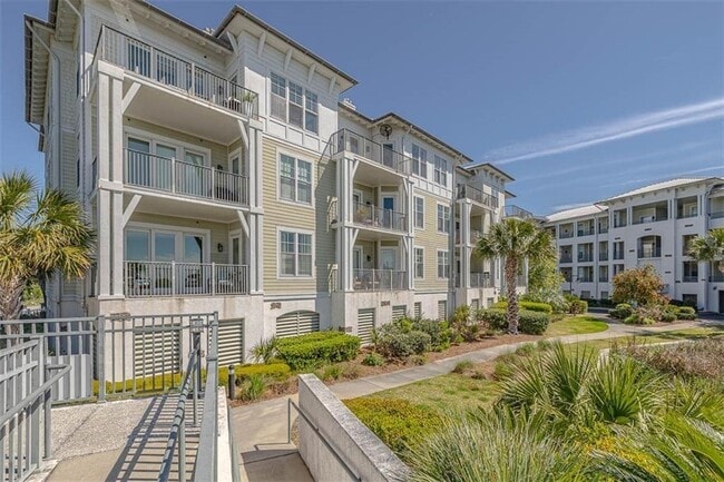 Primary Photo - 10 Marina Dr