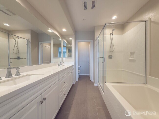 Building Photo - 3 Bedroom Condo for Rent in Oxnard by the ...