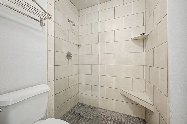 Building Photo - 5995 N 78th St