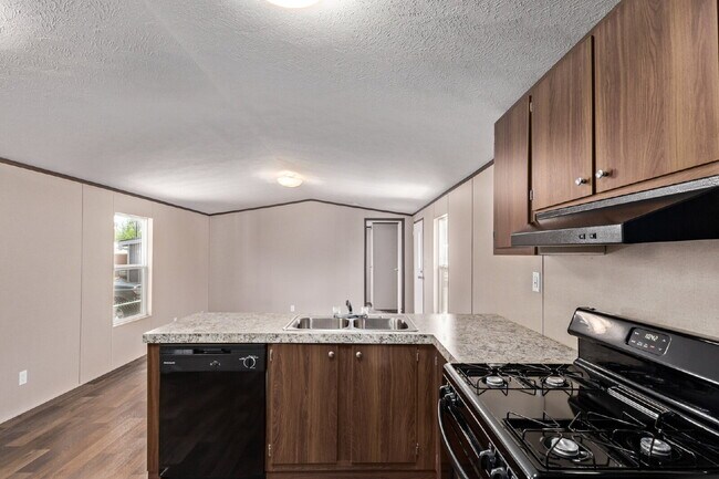 Building Photo - 2 bedroom - 4th st