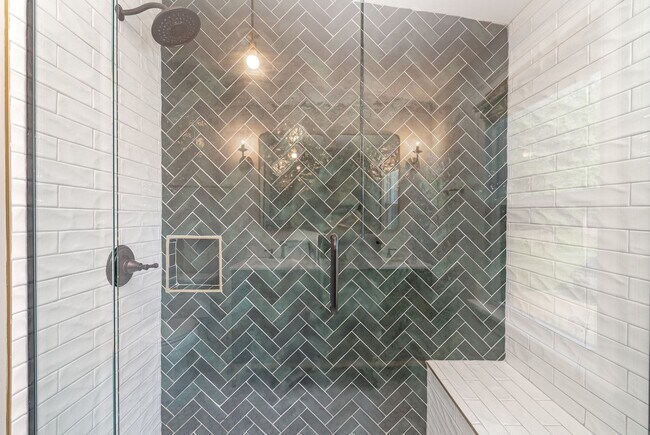 Building Photo - Charming Renovated East Nashville Home wit...