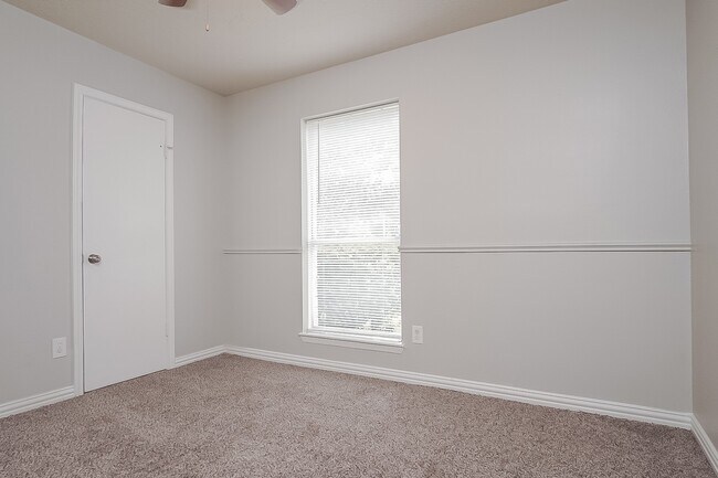 Building Photo - 2714 Elder Rd