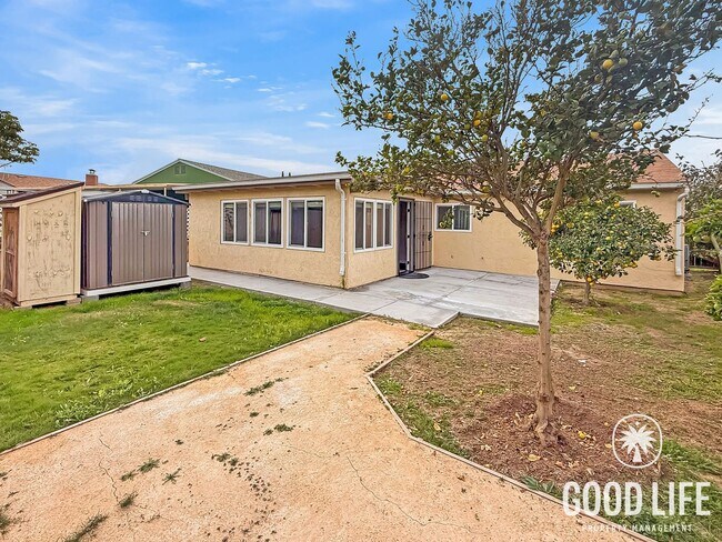 Building Photo - Upgraded 3BR/2BA Home with Garage, Driveway & Large Backyard – Paradise Hills!