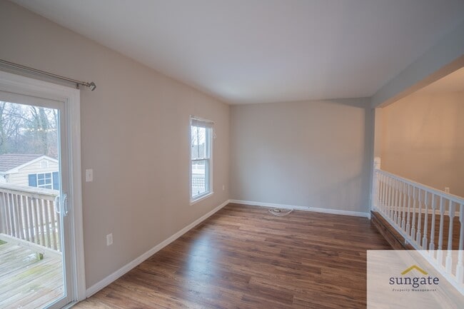 Building Photo - 21 Robin Ridge Ct