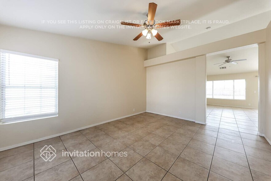 Building Photo - 6615 N 77th Dr