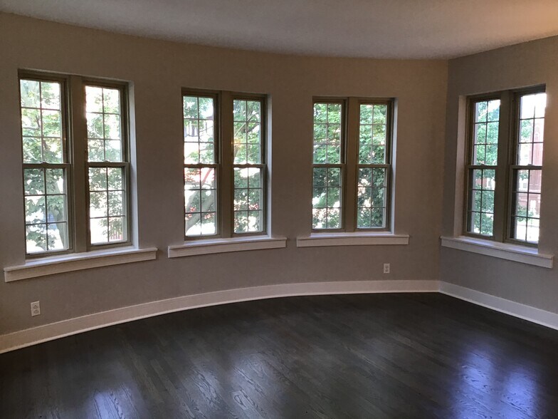 Building Photo - 8048 S Marshfield Ave