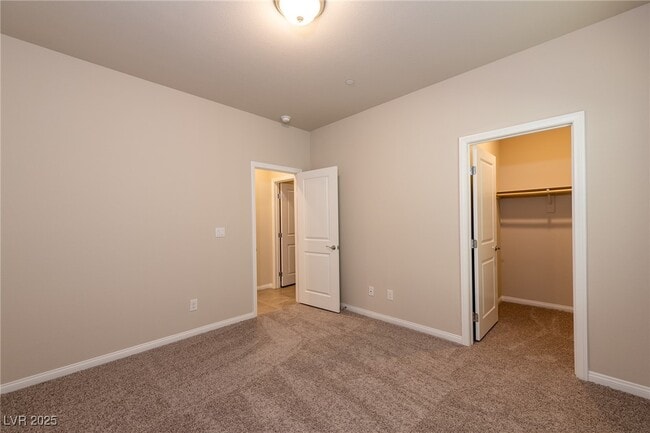 Building Photo - 480 Silverweed Ave