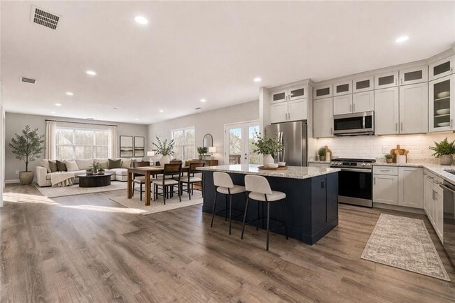 Building Photo - 450 Oliver Ridge Dr