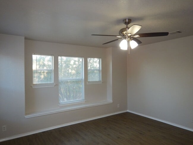 Building Photo - 16127 Branding Pass