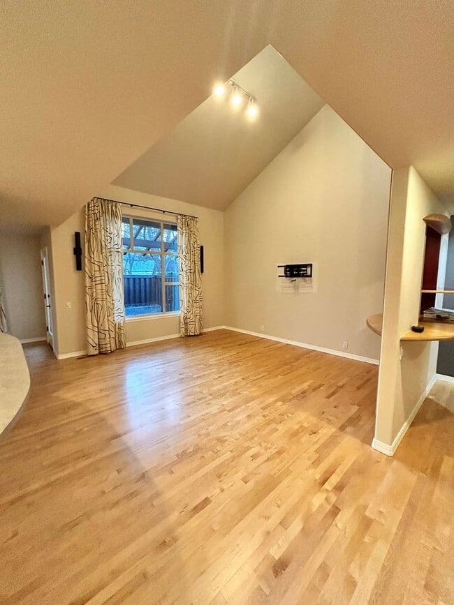 Building Photo - Modern 2-Bedroom Condo with Loft & 2 Car Garage!