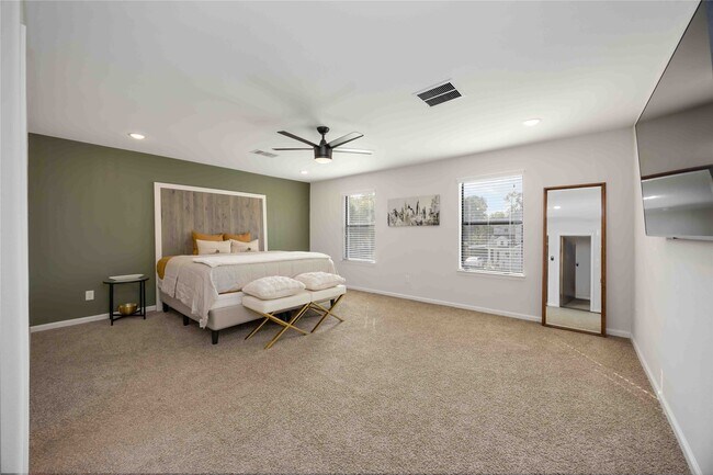 Building Photo - 5111 Firnat St