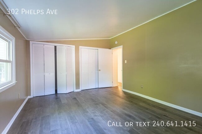 Building Photo - 302 Phelps Ave