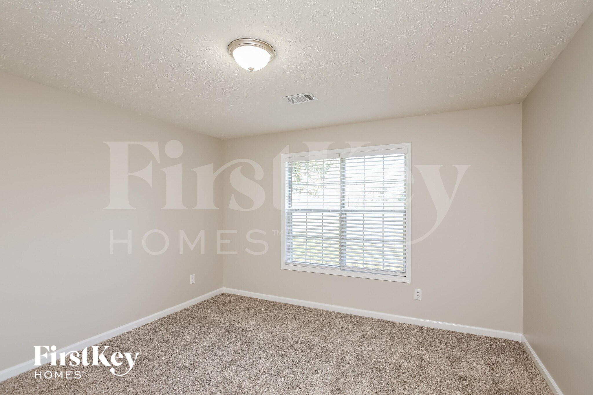 Building Photo - 1500 Summer Lake Terrace SW