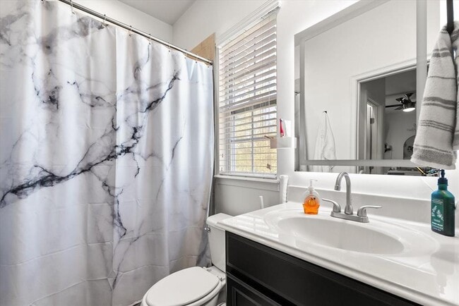 Building Photo - 520 Lanark Ct